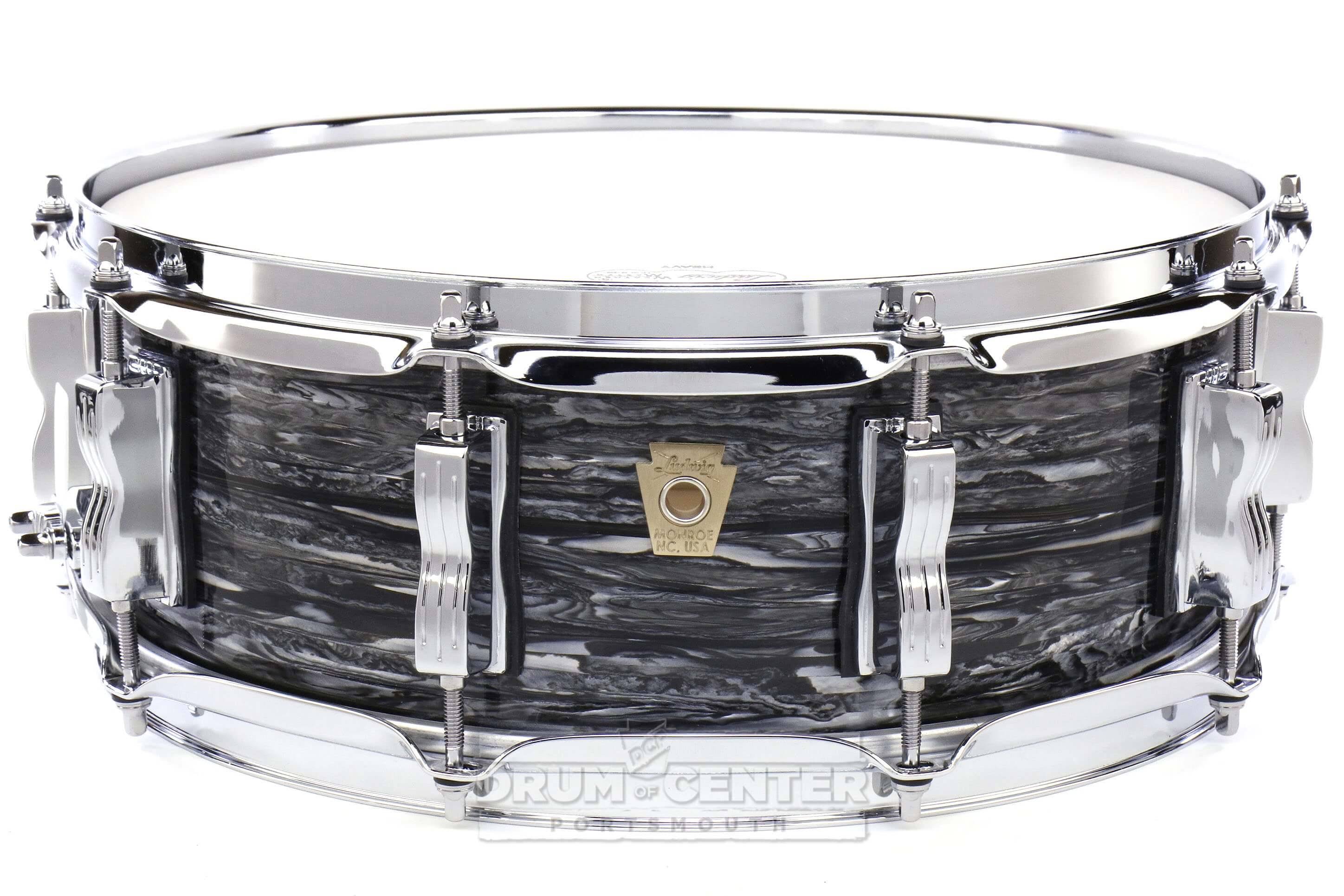 Vintage Black Oyster 5 x 14 inch Maple Snare Drum H403