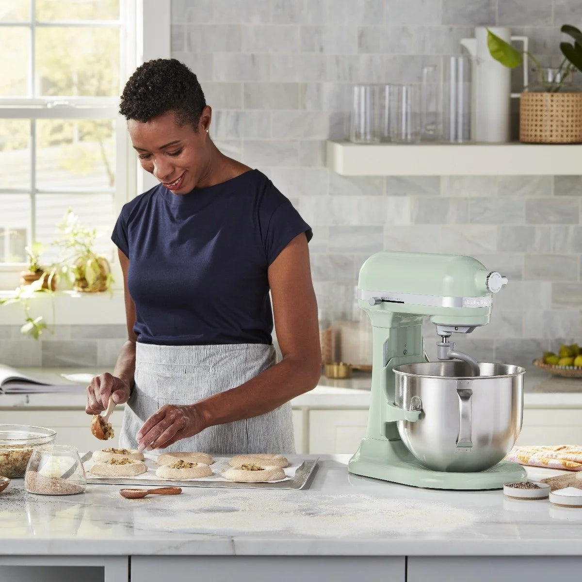 7 Quart Bowl-Lift Stand Mixer F2989