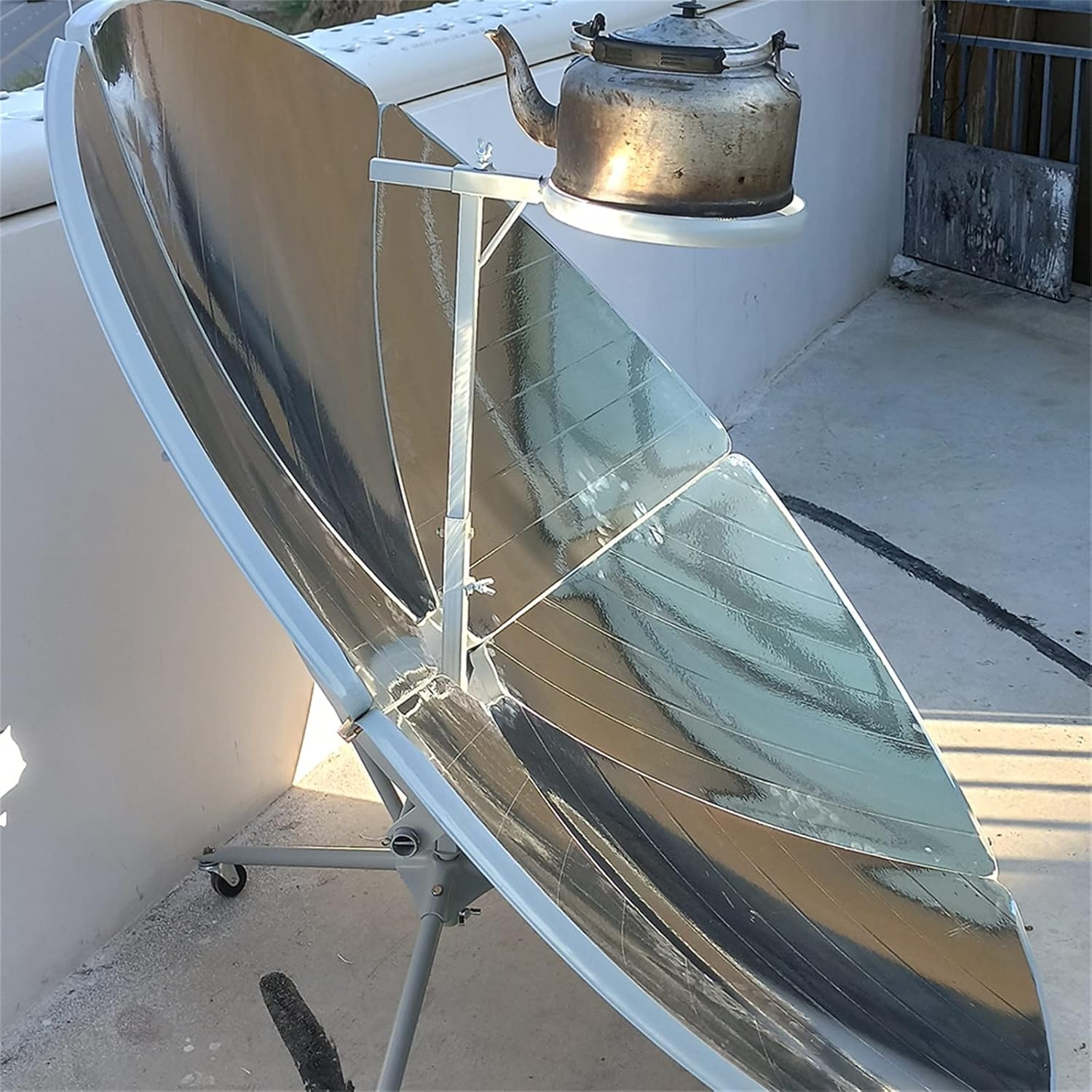 Solar Outdoor Oven Portable Solar Cooker S27658