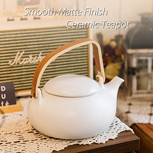 27 oz Ceramic Japanese Teapot with Fine Stainers and 4 Cups F940086