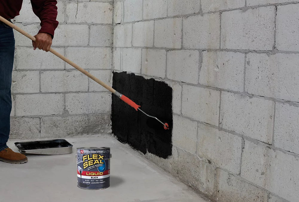 White 32 oz Liquid Rubber Sealant Coating U404
