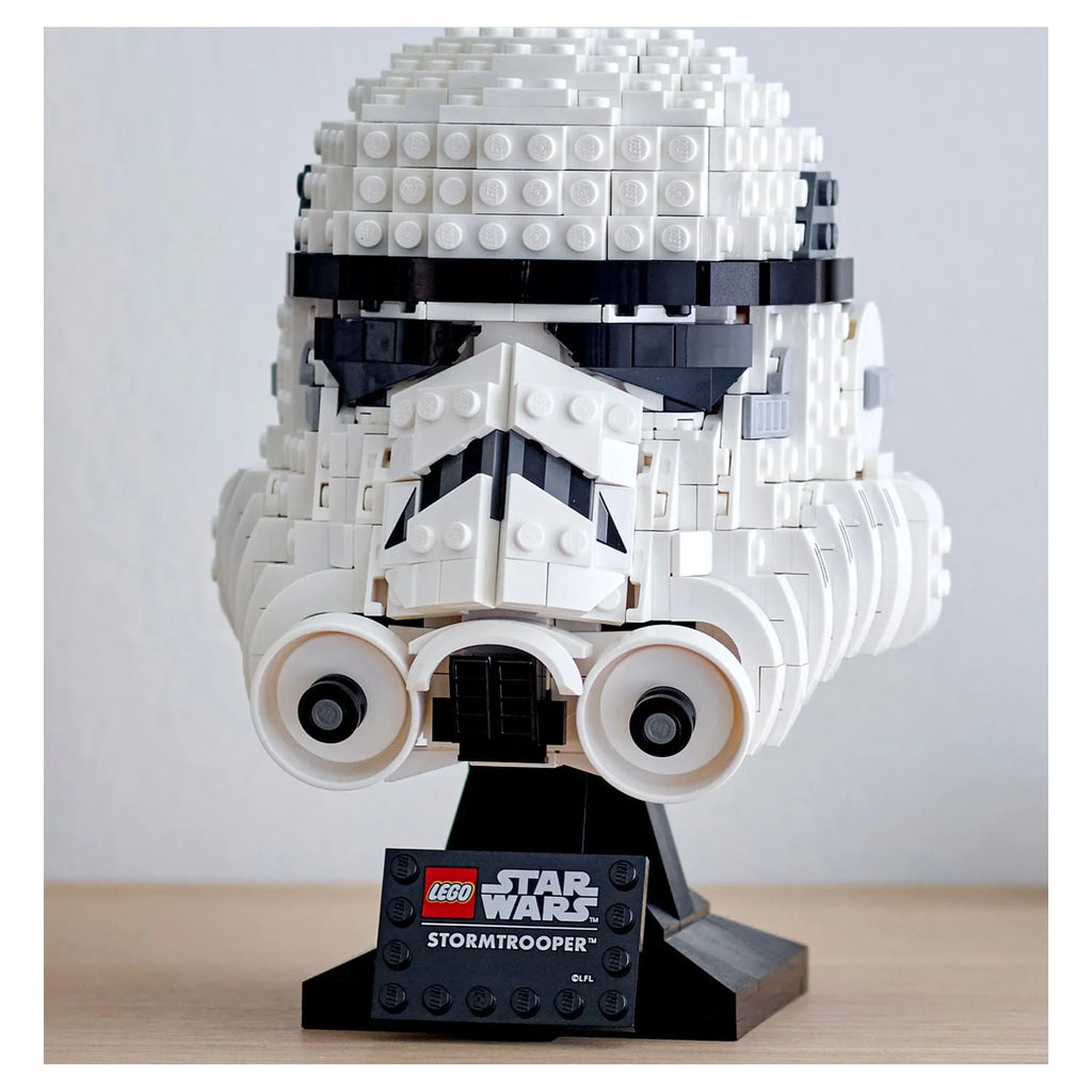 Star Wars Stormtrooper Helmet Building Kit (647 Pieces) Y88656