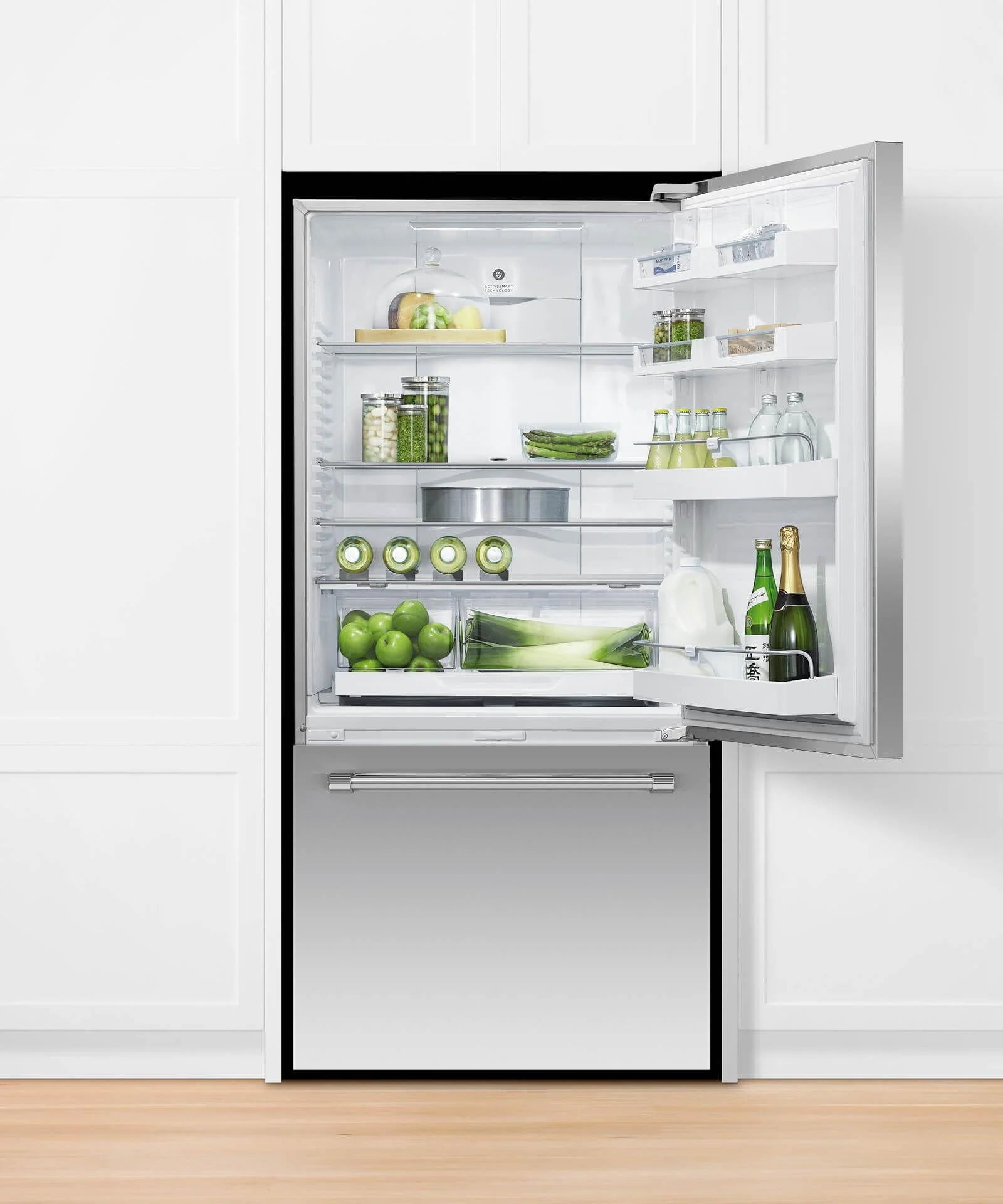 32 Wide 17.1 Cu. Ft. Bottom Freezer Refrigerator - Stainless D7855