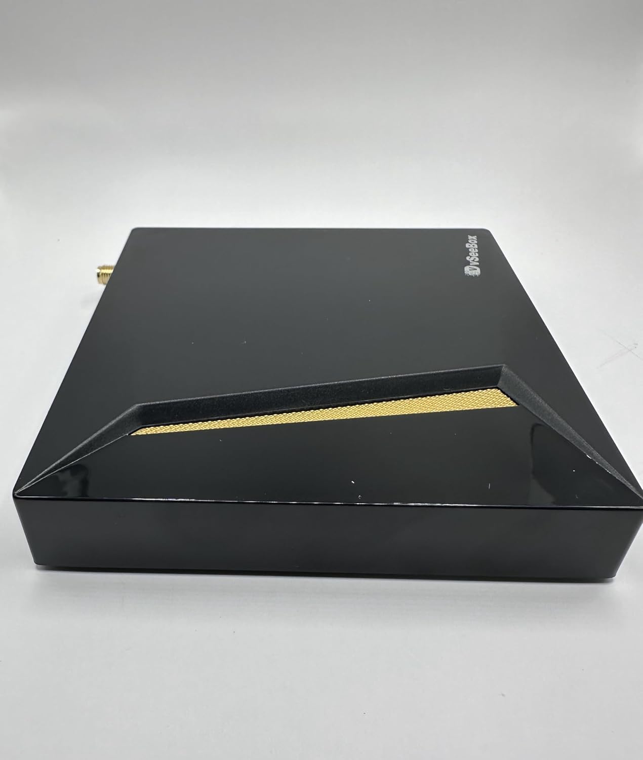 vSeeBox with Bluetooth Voice Remote & Wi-Fi H361789