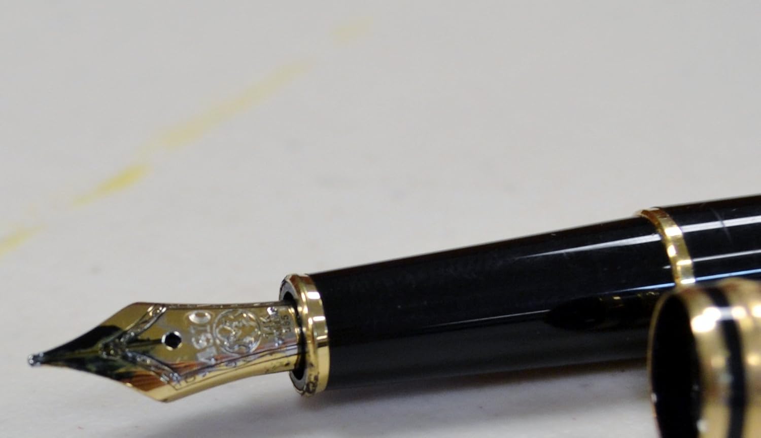 Black with Gold Trim Fountain Pen P277