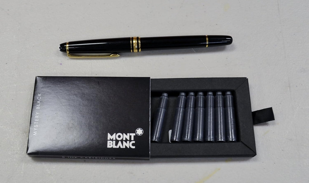 Black with Gold Trim Fountain Pen P277