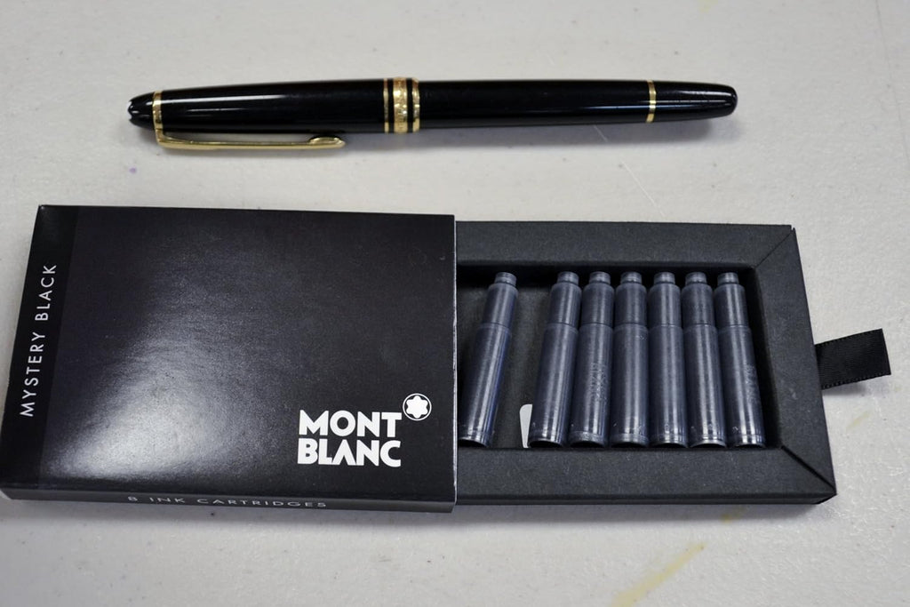 Black with Gold Trim Fountain Pen P277