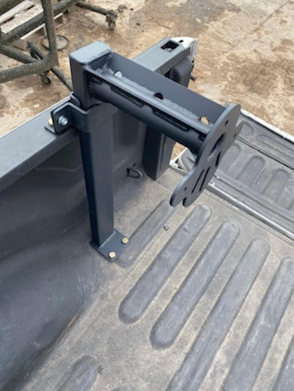 4x4 Bed Mounted Spare Tire Carrier R53105