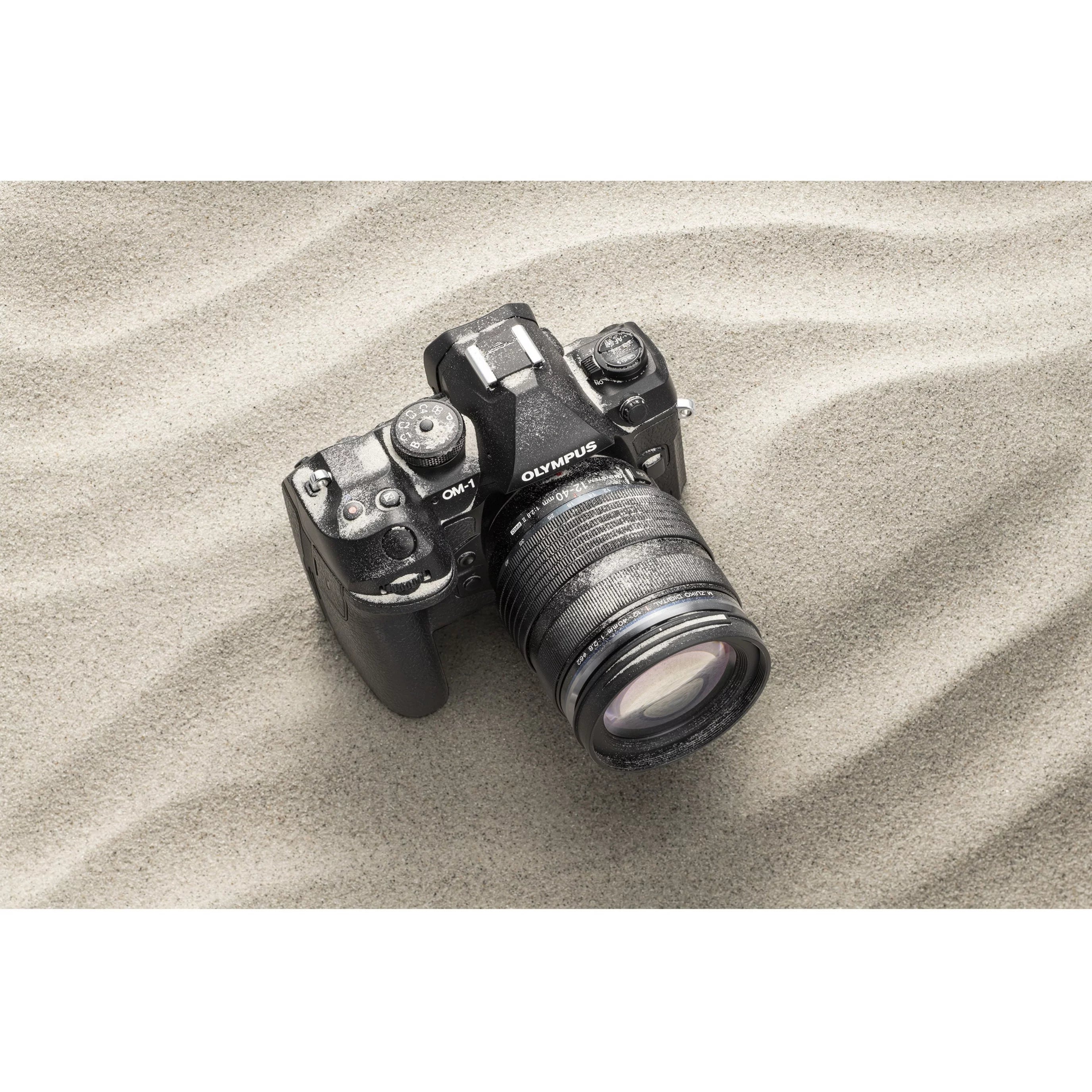 20.4 Megapixel Mirrorless Camera with Lens, Black Q13805