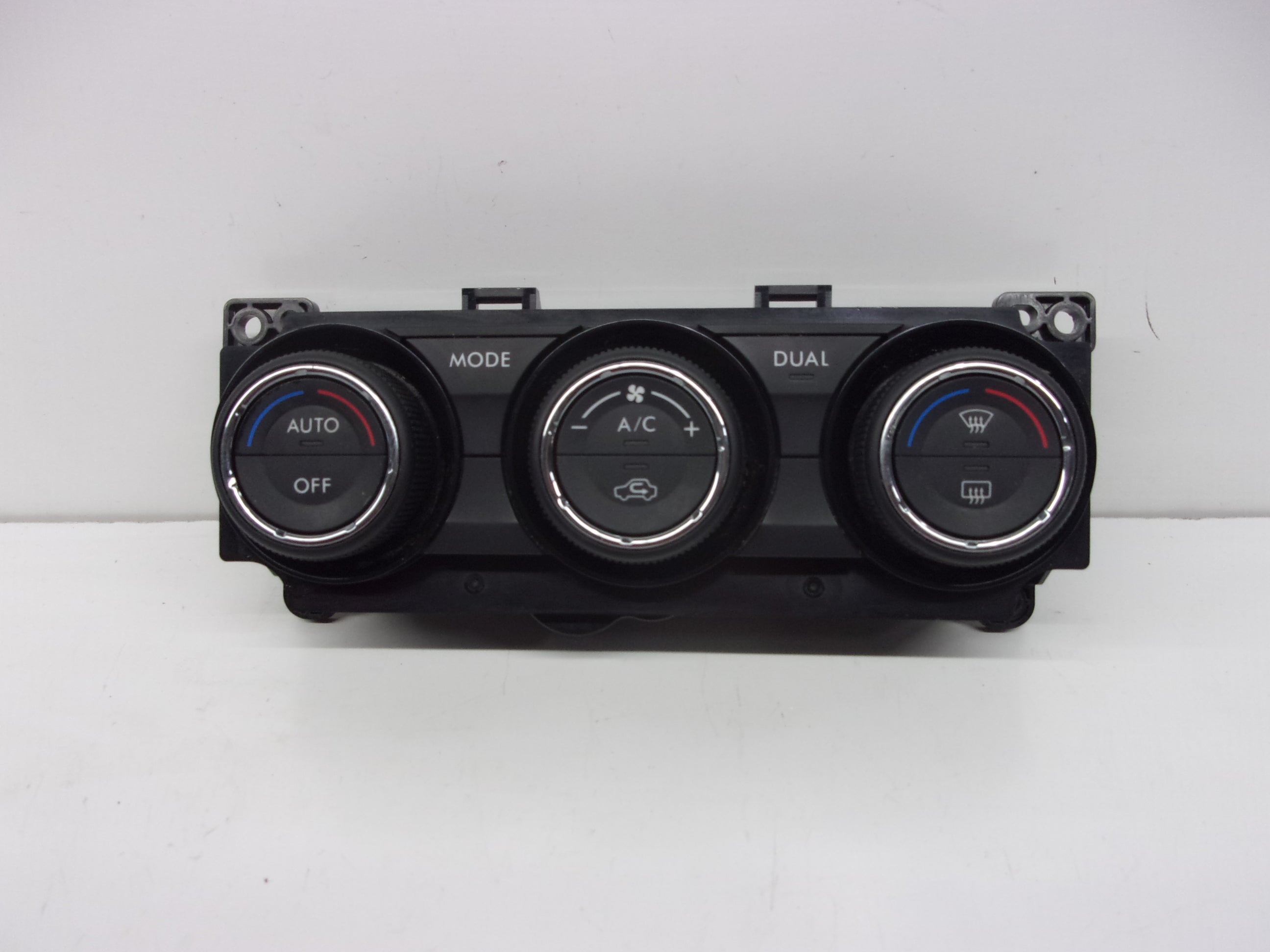 Pre-Owned Subaru Forester Climate AC Heater Temperature Control C267979