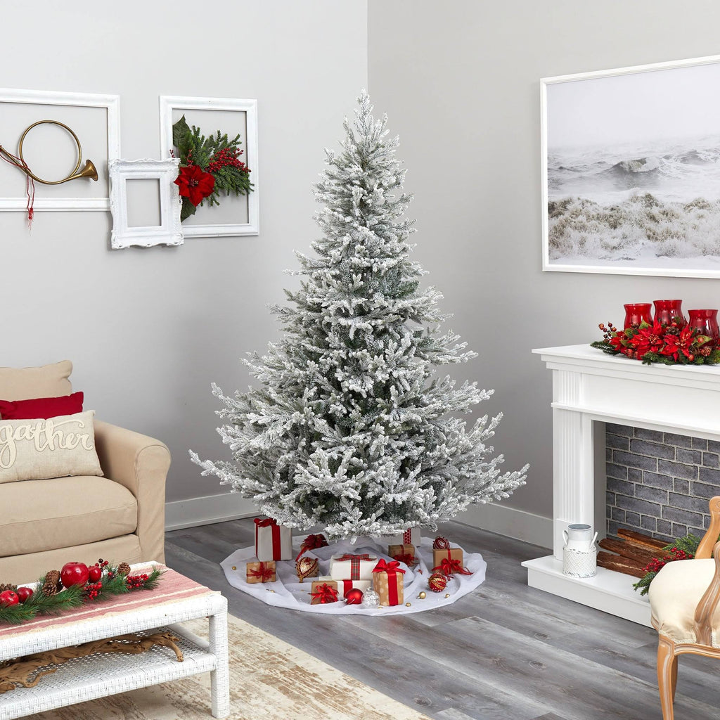 Flocked Fraser Fir Christmas Tree with 600 Warm White Lights O316
