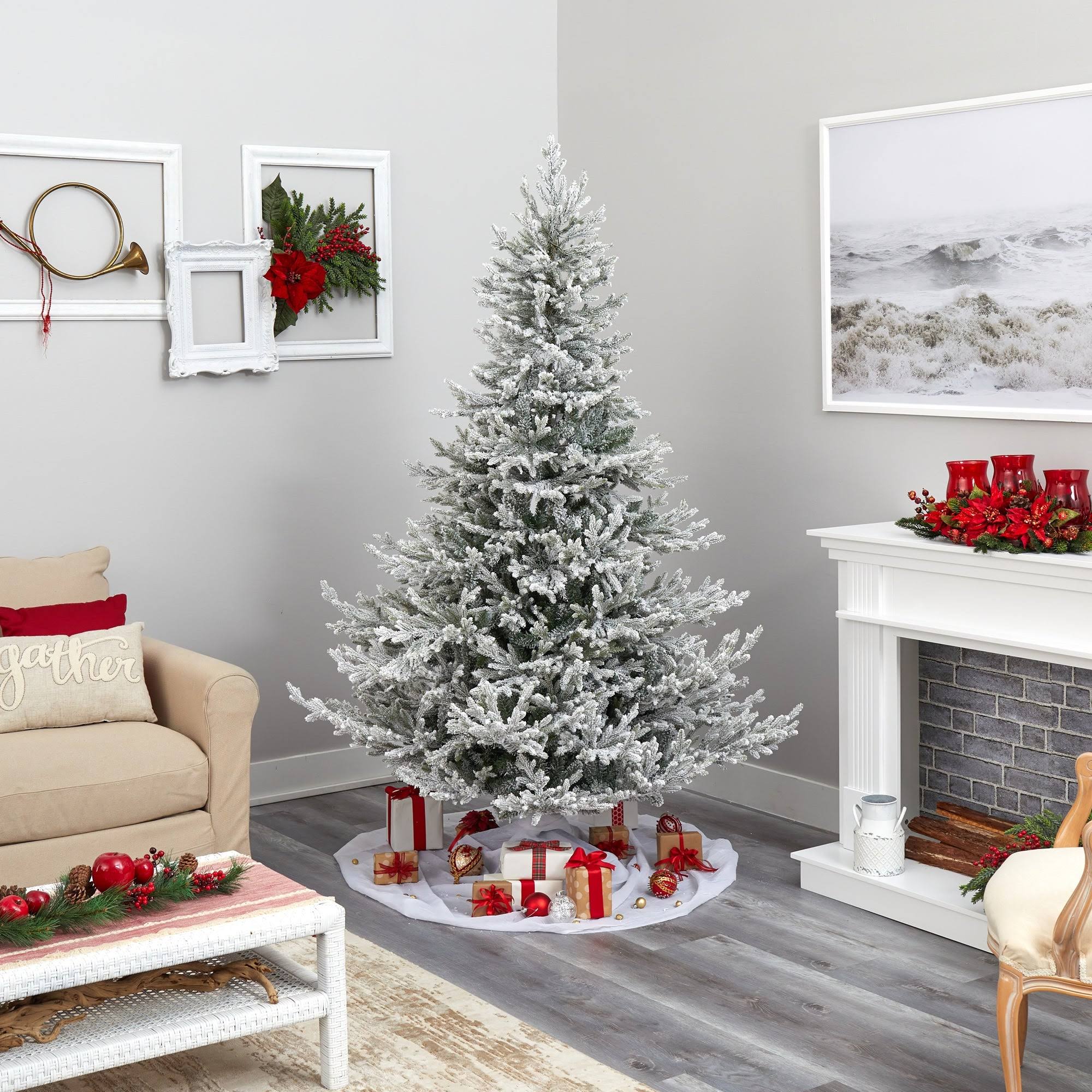 Flocked Fraser Fir Christmas Tree with 600 Warm White Lights O316