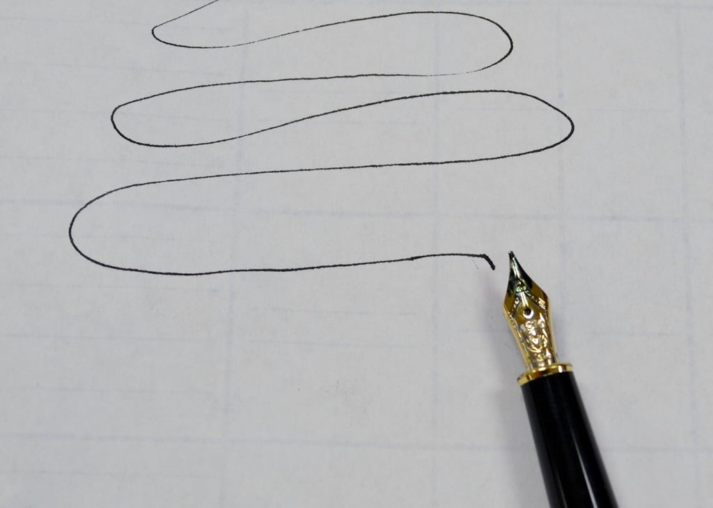 Black with Gold Trim Fountain Pen P277